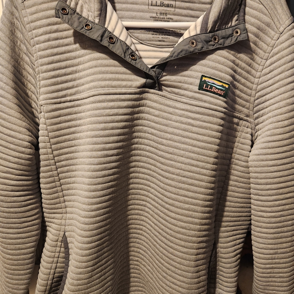 L.L. Bean Light Gray Ribbed Pullover - Picture 3 of 3